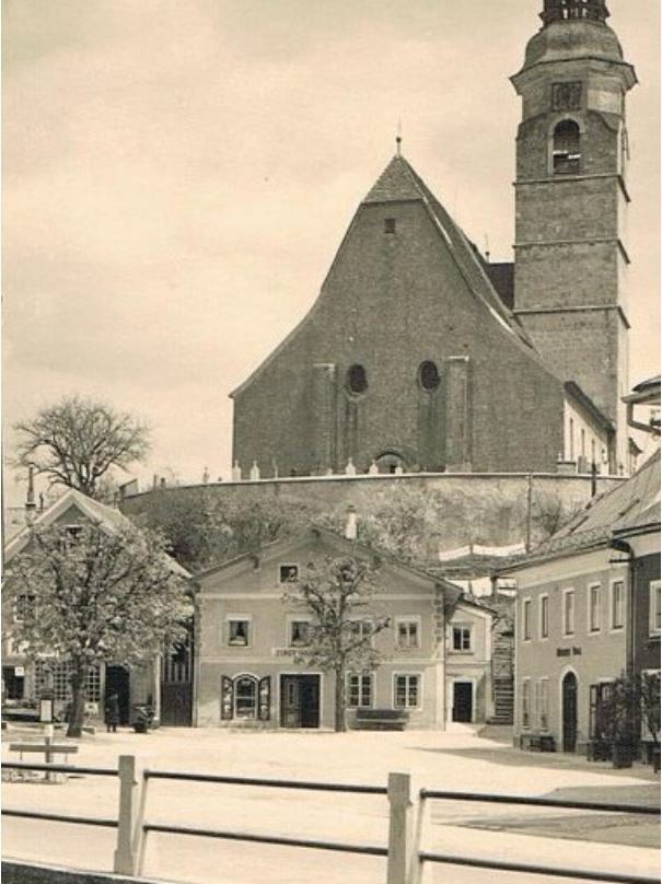 Ein altes Bild des heutigen Gebäudes der UNIQA Generalagentur Strasswalchen